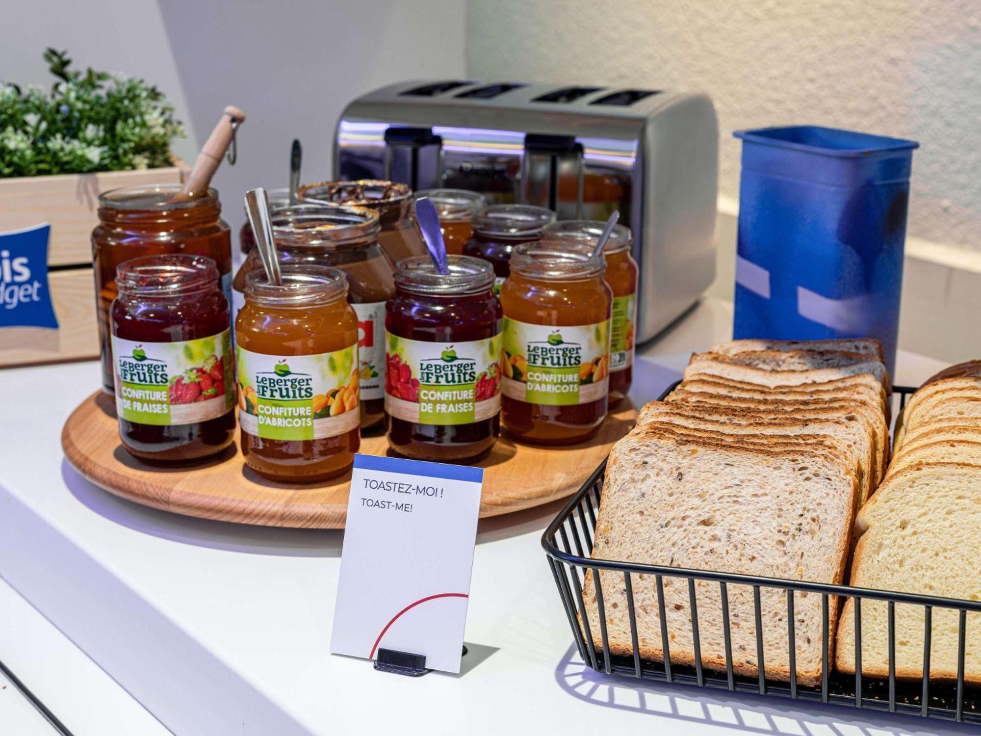 Ibis Budget Lyon Est Saint Quentin Fallavier エクステリア 写真
